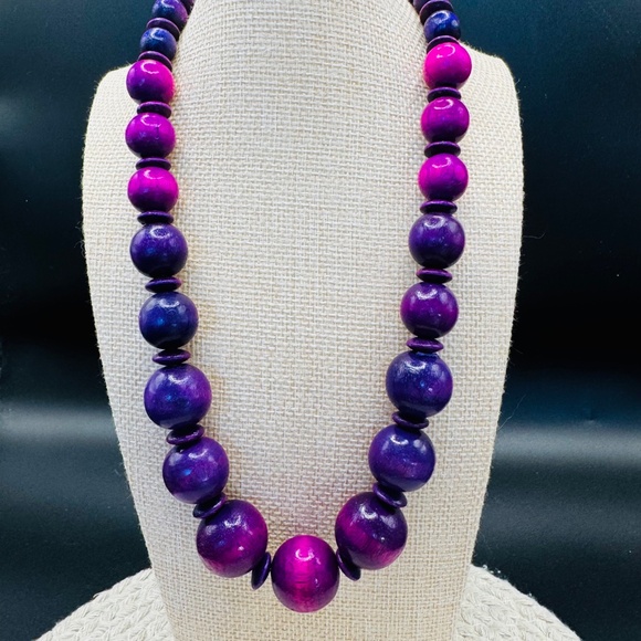 Vivid Wood Purple Necklace And Earrings Set - Picture 3 of 6
